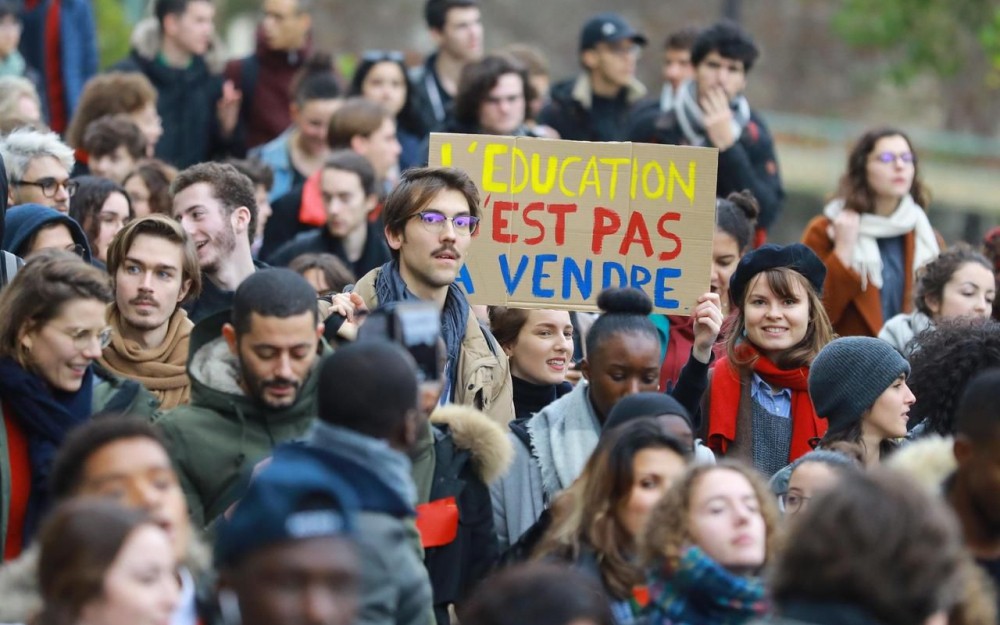 法国政府再退让！已在法留学生注册费不上涨！更多奖学金和学费豁免名额待领取