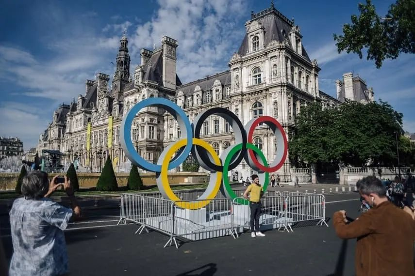 奥运临近，游客们被法国“邻居”截胡：“看”巴黎的奥运，“旅”其他国家的游......